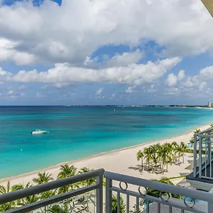  Aparthotel Club Se7en At Beachcomber Cayman Islands